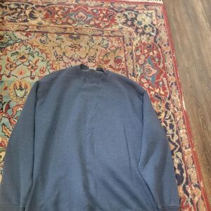 Wilson Men's Navy and Blue Sweatshirt